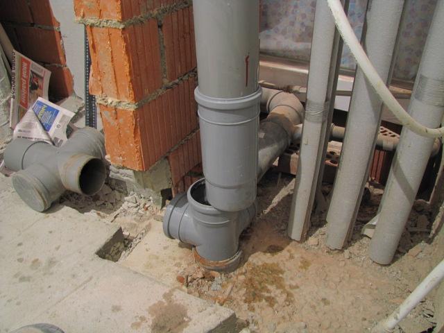 примерка канализационных труб