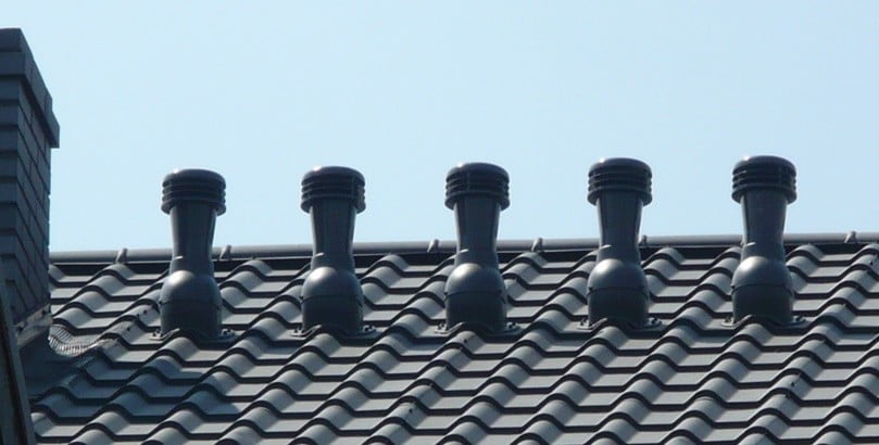 фановые трубы канализации в частном доме на крыше